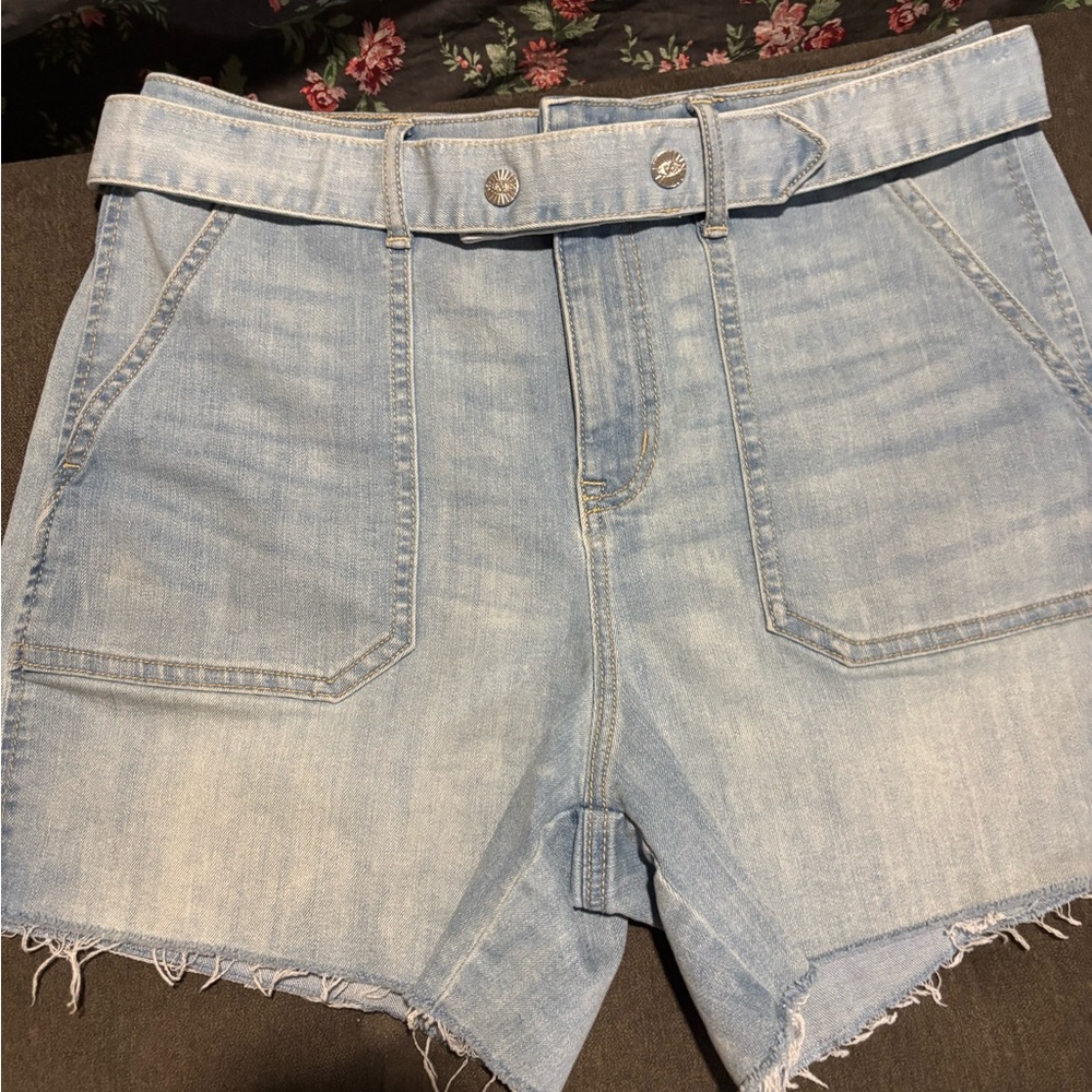 Sofia by Sofia Vergara Light Wash Jean Shorts